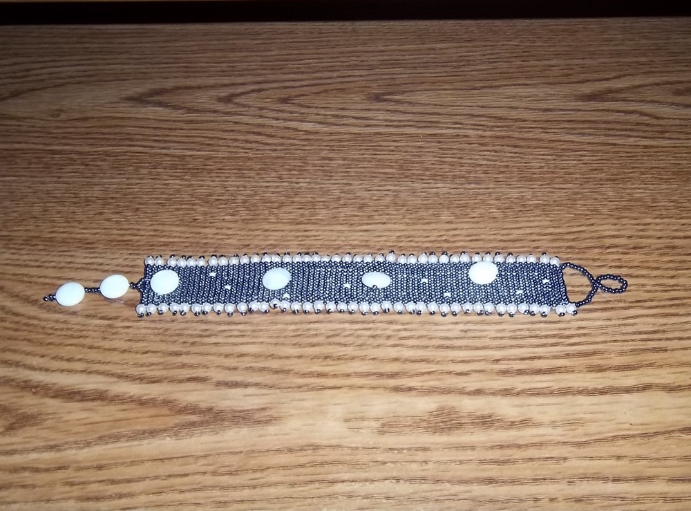 Seashell disc on black/white bead hand weaved bracelet!