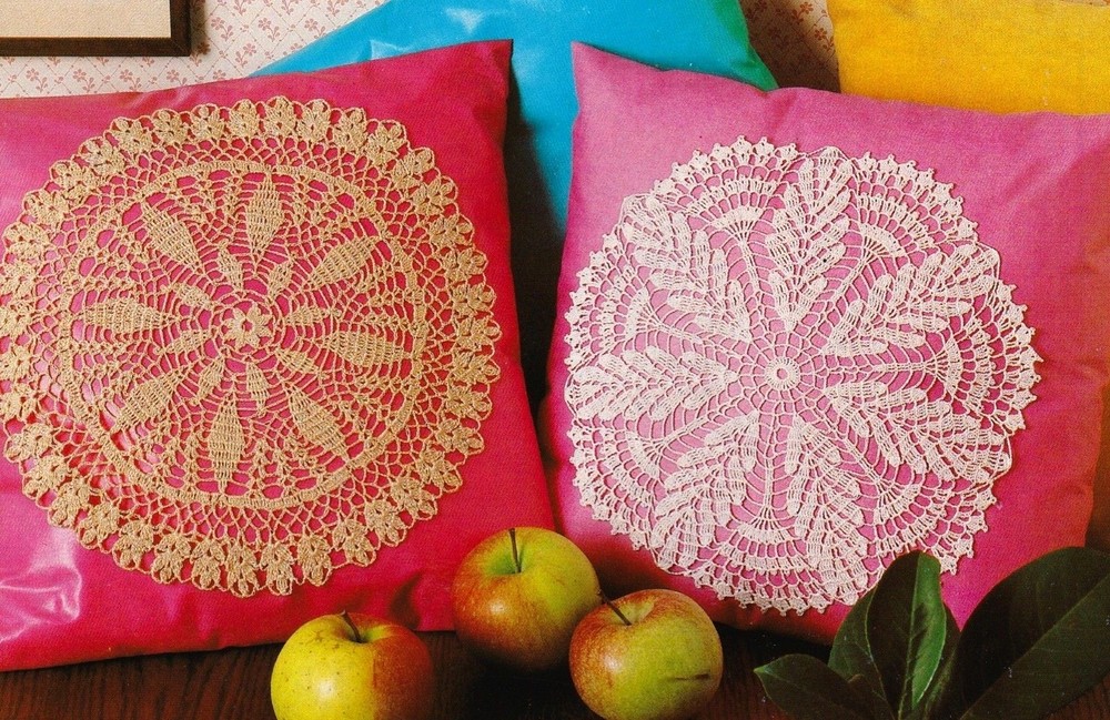 LOVELY Laurel & Rhododendron Doily/CROCHET PATTERN INSTRUCTIONS ONLY