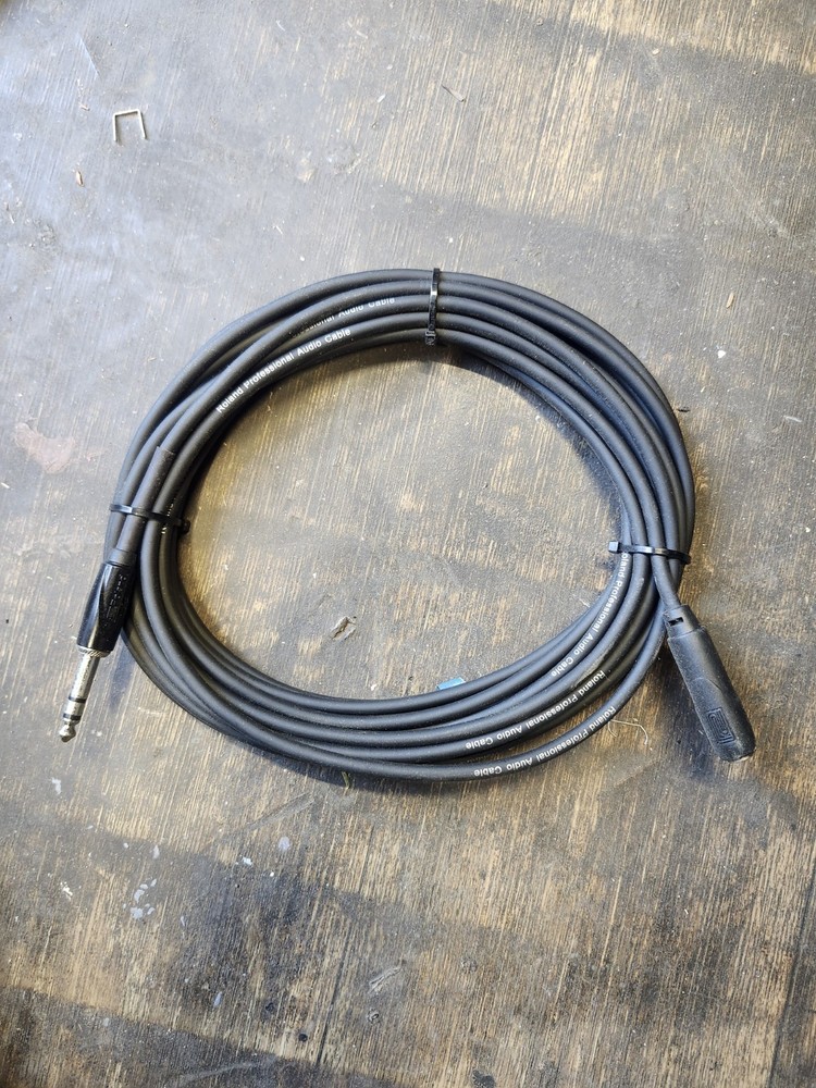 ROLAND PROFFESIONAL AUDIO CABLE