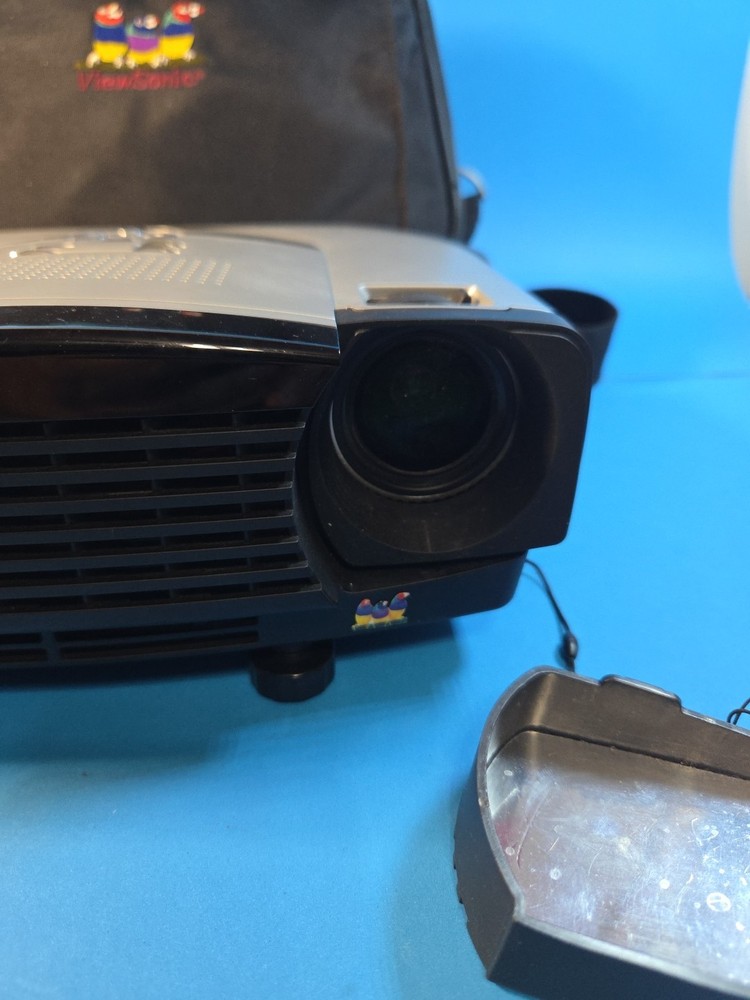 View Sonic PJ458D DLP Projector