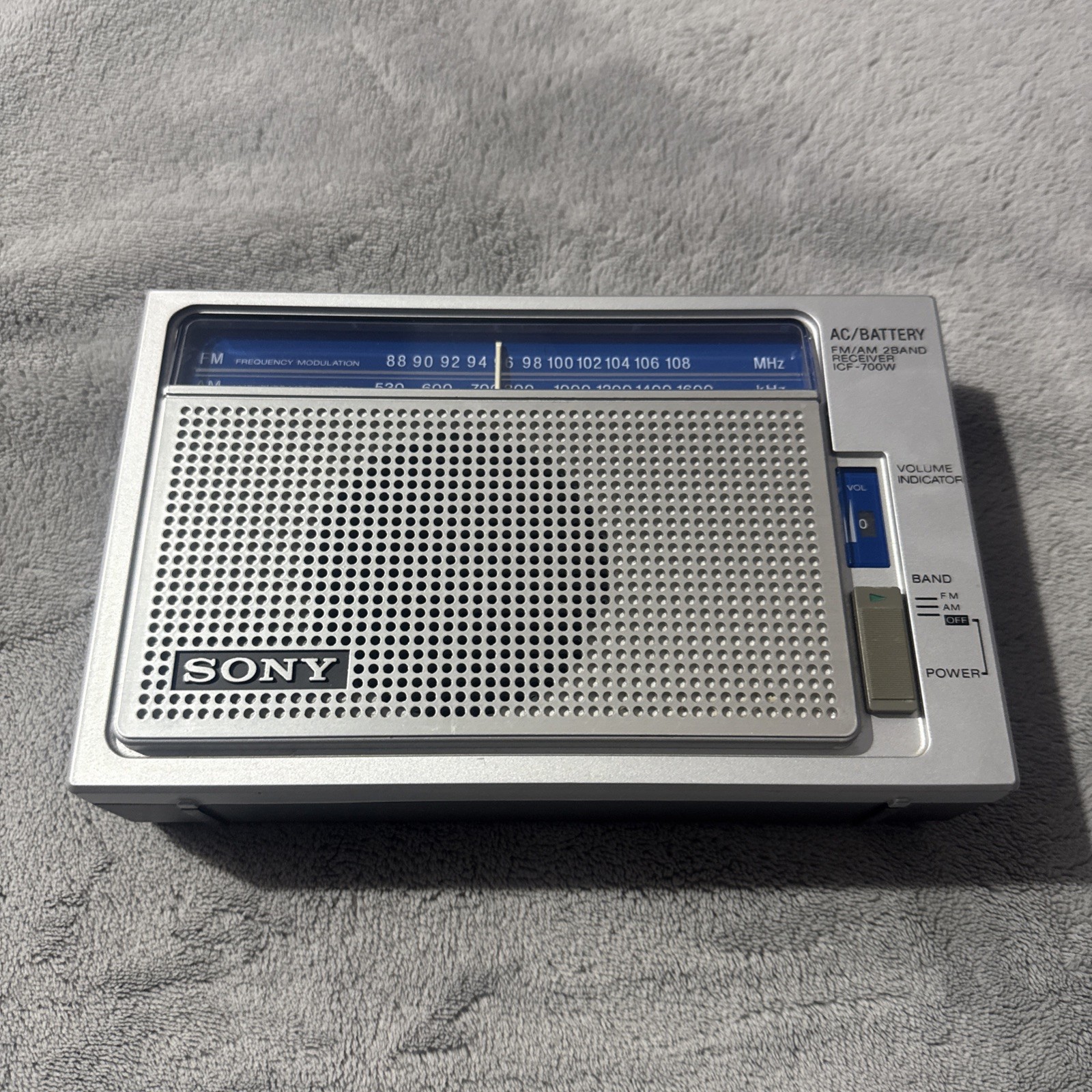 Sony ICF-700W FM/AM Portable Radio AC Tested & Working Read Description