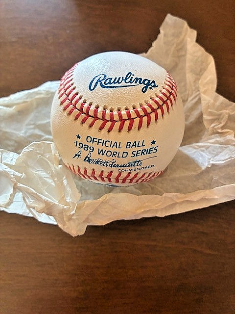 1989 Official Rawlings World Series Baseball A's/Giants (Earthquake Series)