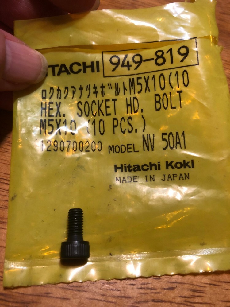 Hitachi Screw 949819