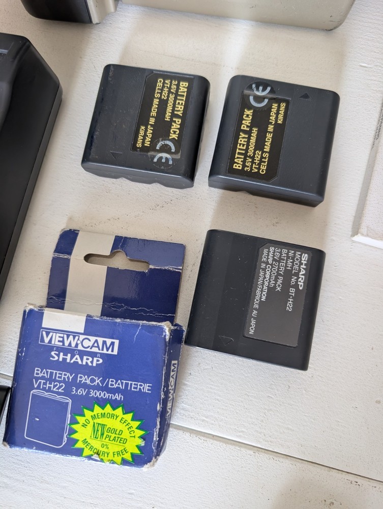 Sharp Viewcam VL-E630S camcorder Video recorder with extras– Tested working