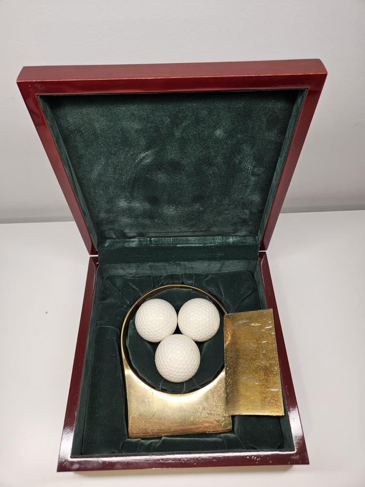 Golf Putting Gift Set.   A19