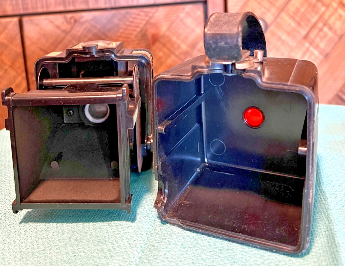 Brownie Hawkeye Camera Flash Model Kodak Untested as Is