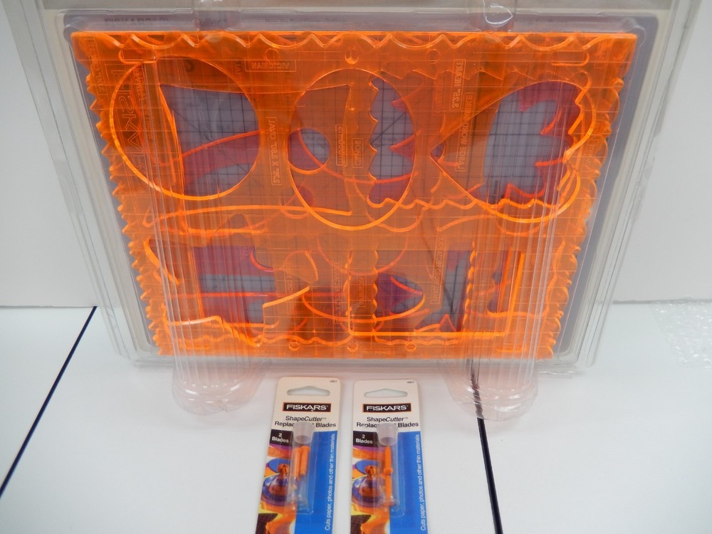 Fiskars Shape Cutter & Shape Template Starter Set + Extra Blades