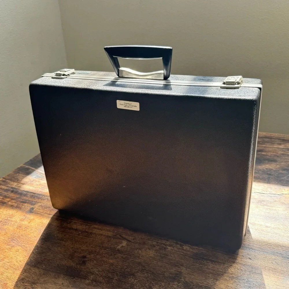 Smith-Victor SV portable "Attache" complete Location or studio Lighting Kit