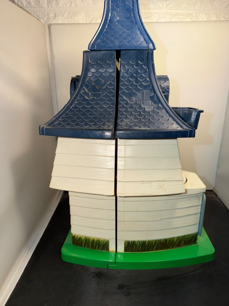 1976 Hasbro Weebles Haunted House