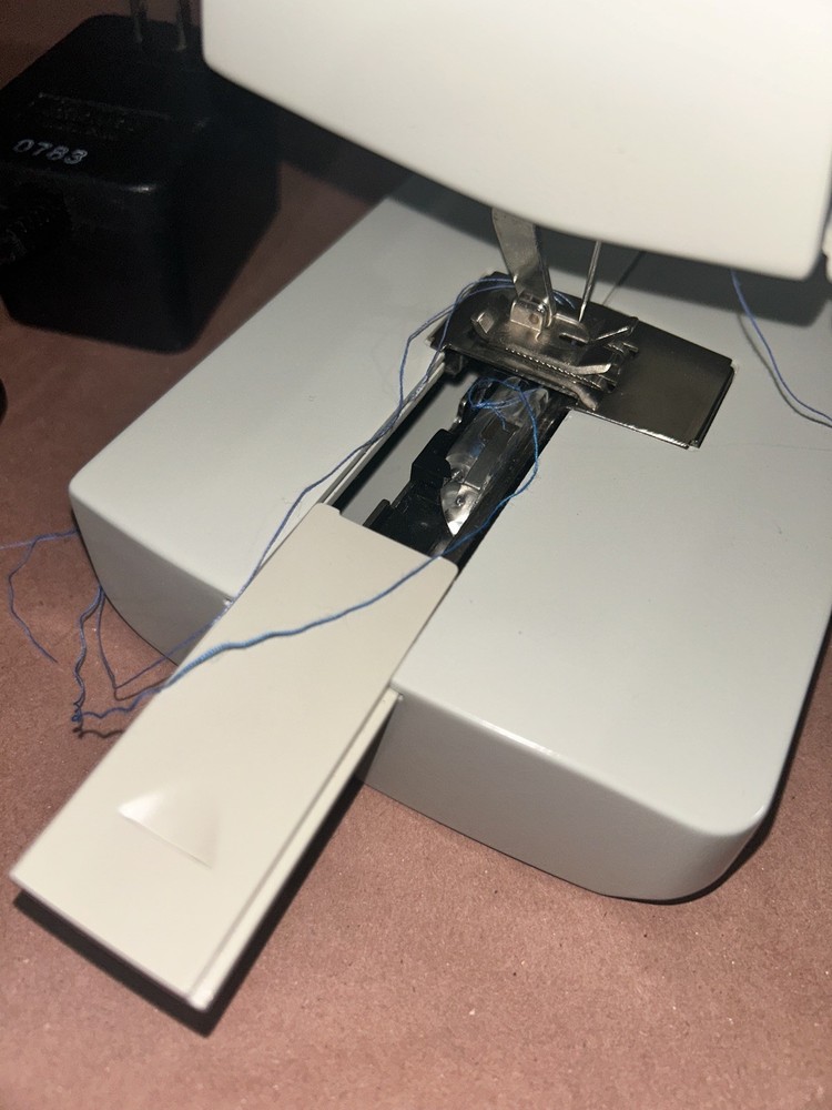 Singer Tiny Tailor Mending Machine (TESTED WORKS)