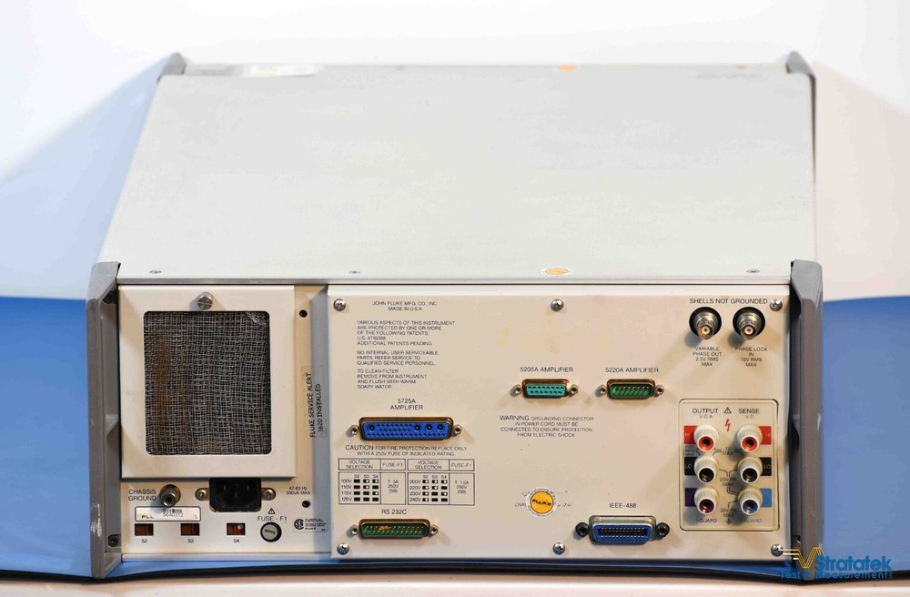 Fluke 5700A Multifunction Calibrator with Active Calibration by Fluke