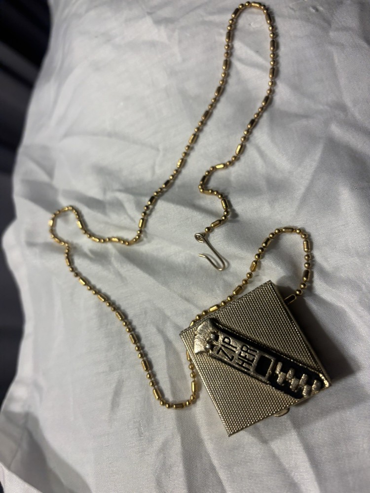 Vintage 1950's Compact "Zip Her" Zipper Pull Hook in Pill Box