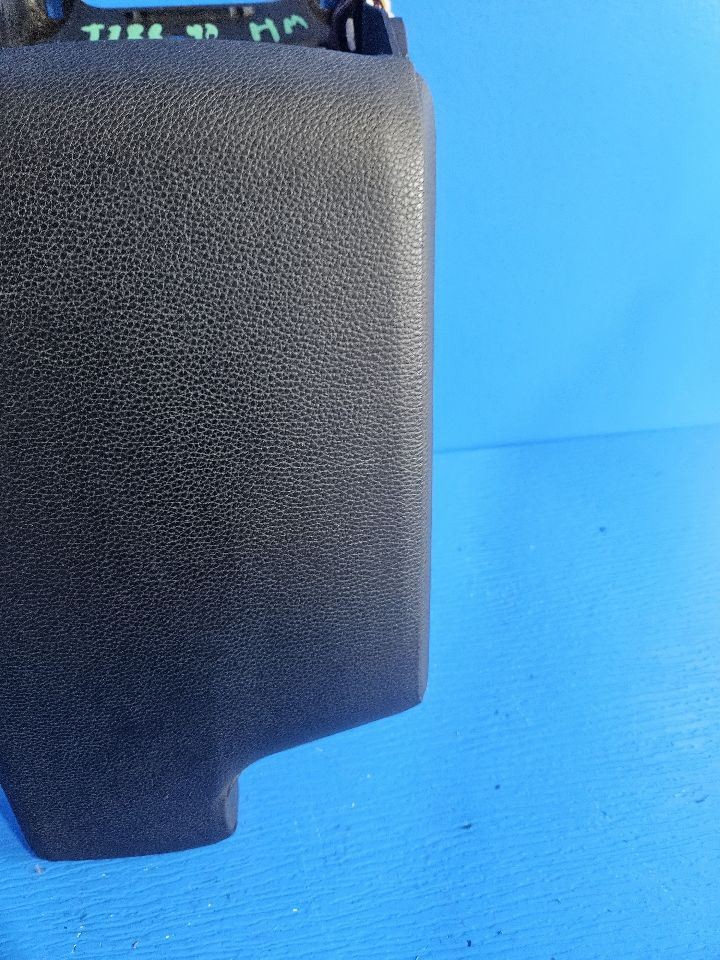 2006 BMW 325XI ARM REST