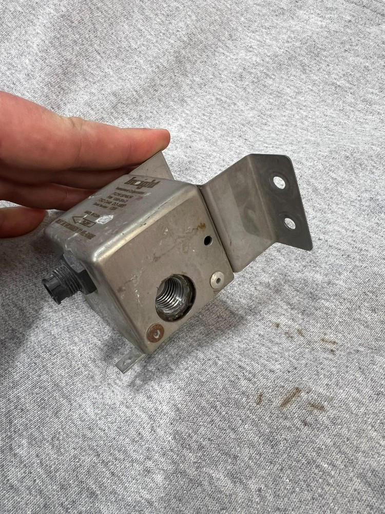Insight 1000-004-2 fuel flow sensor