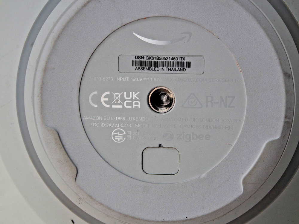 Amazon Echo Dot 5th Generation White C4E8S3 DEFECTIVE READ!!