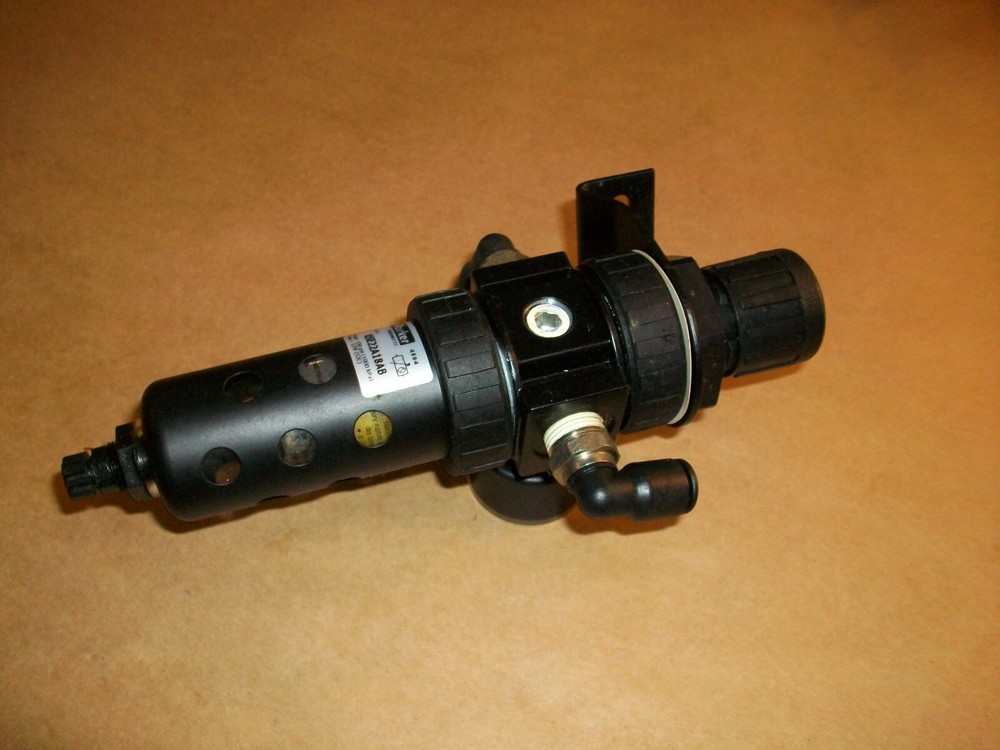 Parker Pneumatic Regulator 05E22A18AB USED