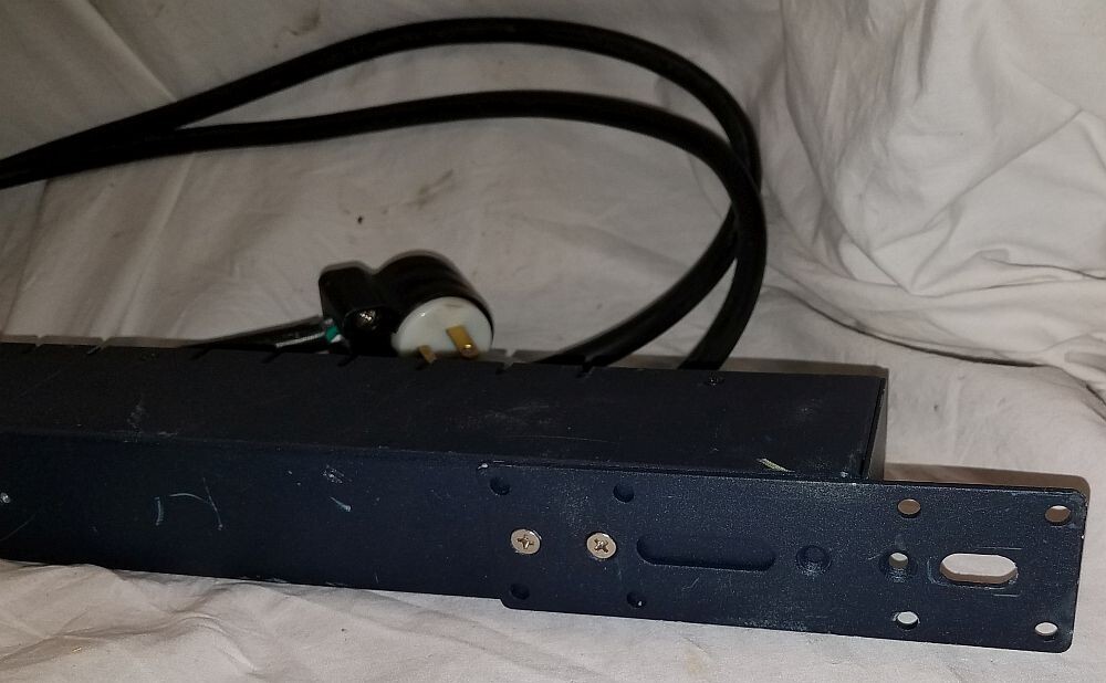 Sentry Basic Cabinet Power Distribution Unit Expansion Unit PDU CB-24V1-C20 Used