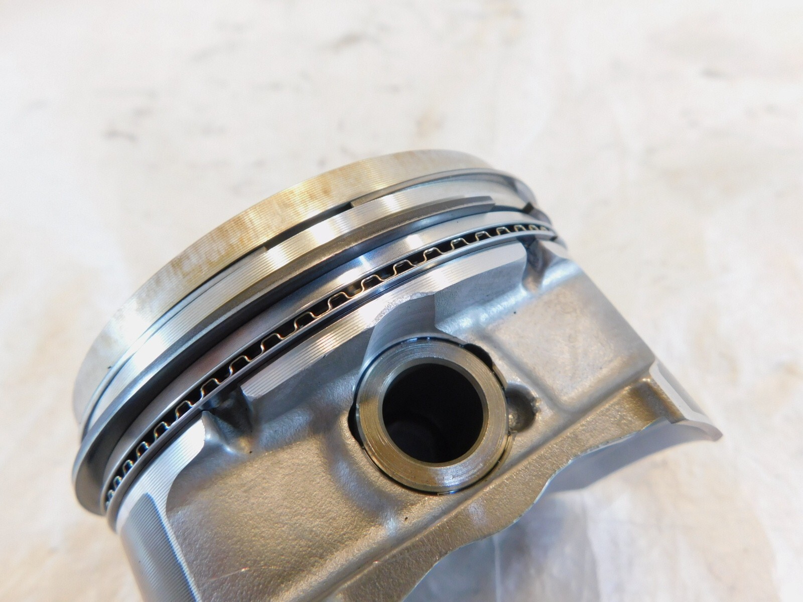 Harley Davidson Sportster 1200 48 Forty-Eight Engine Cylinders Barrel & Pistons