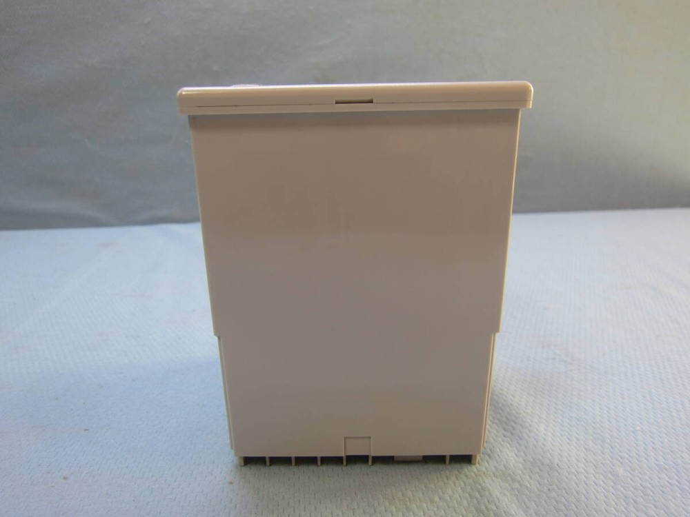 CHINO DB1000B Digital Temperature Controller Indicator From Japan