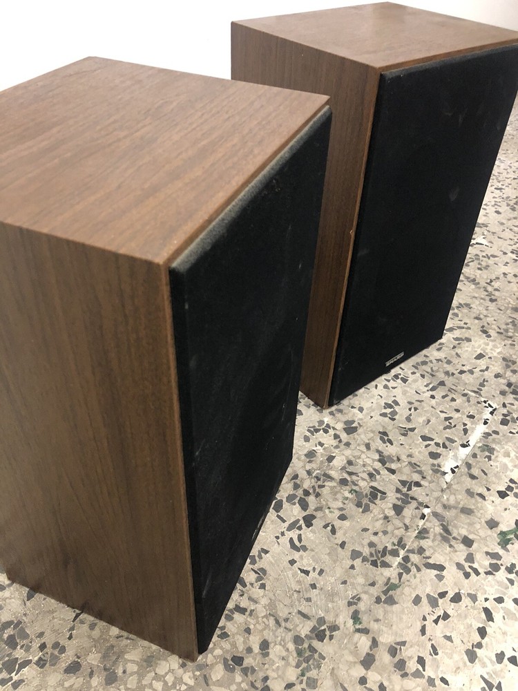 Sharp Pair *Vintage Speakers (Read)