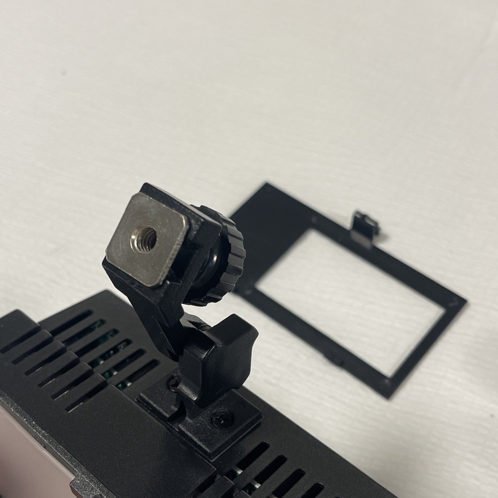 Flashpoint 160 LED on Camera Light (Includes Everything In Photos)