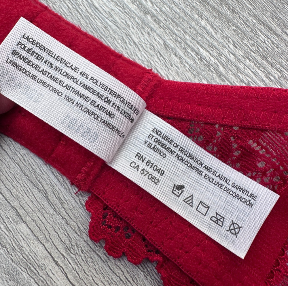 Wacoal Bra Embrace Lace Underwire Red Unlined Average Coverage 651