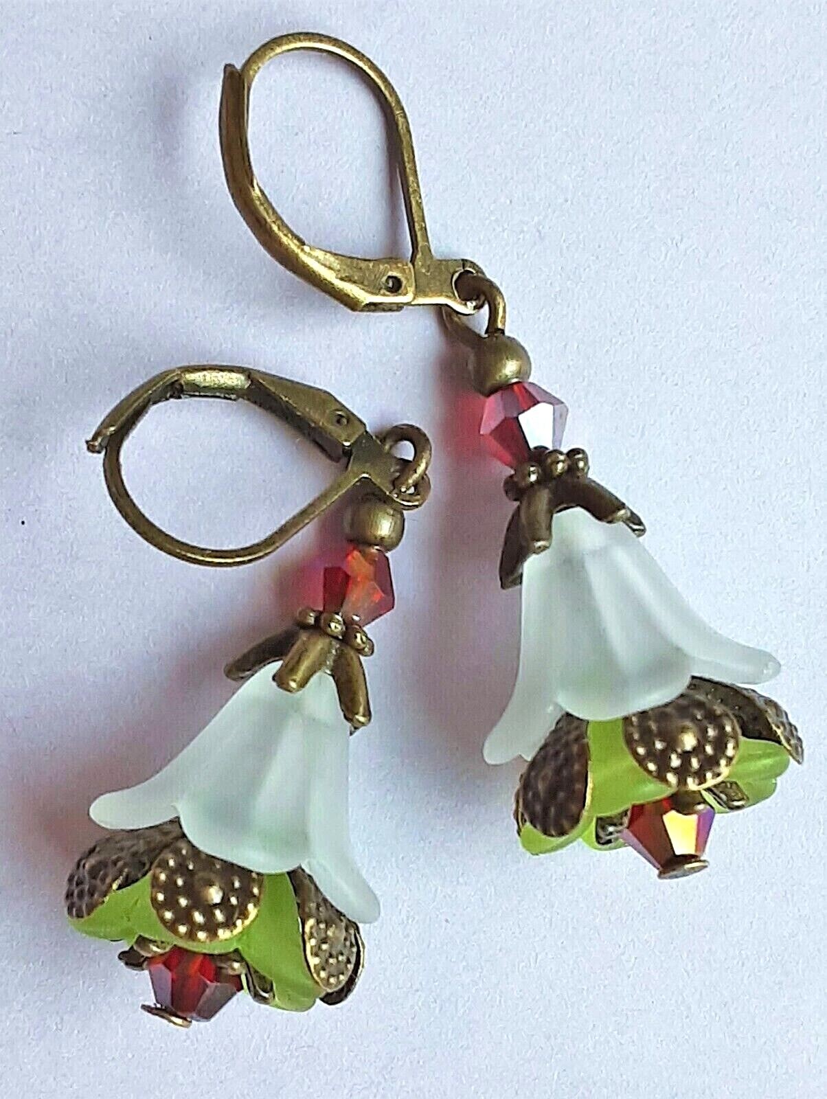 WHITE PERIDOT FLOWER faceted CRYSTAL earring BRONZE LEVER BACK XX