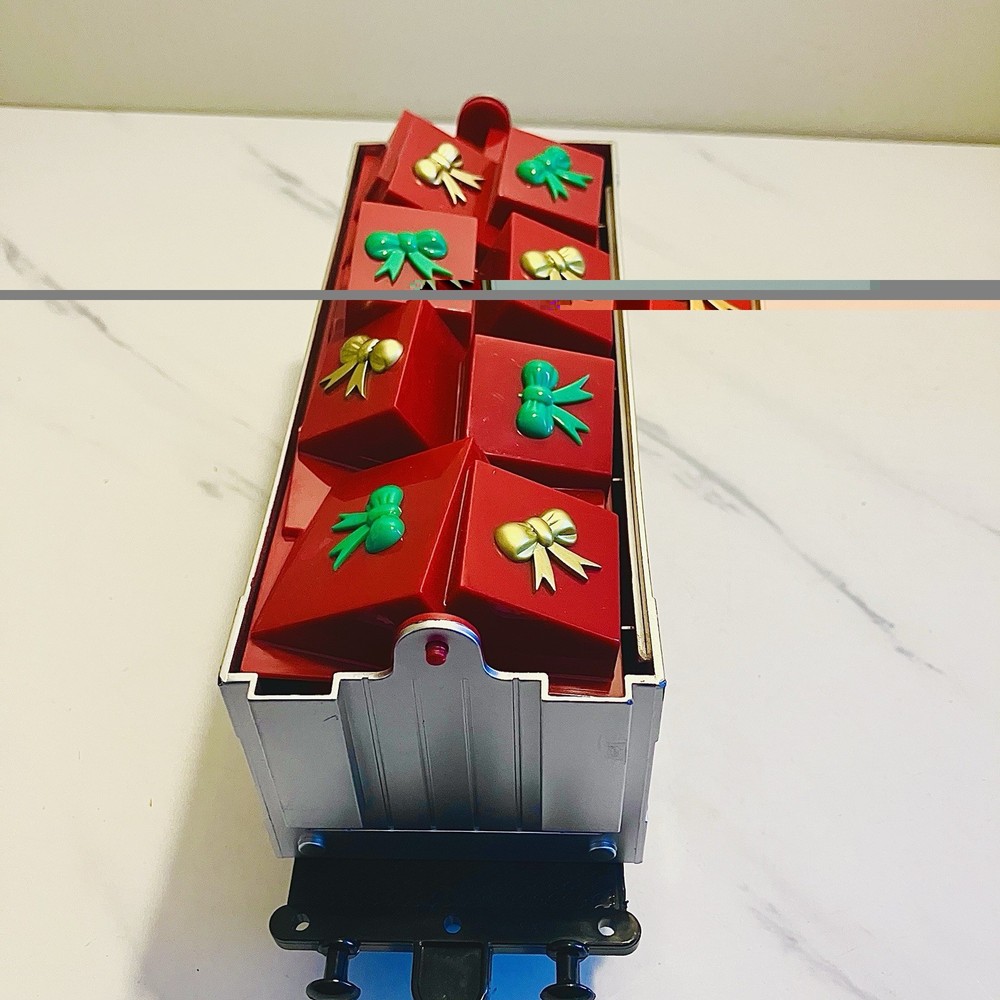 FAO Schwarz Motorized Classic Train Set Plus Tracks