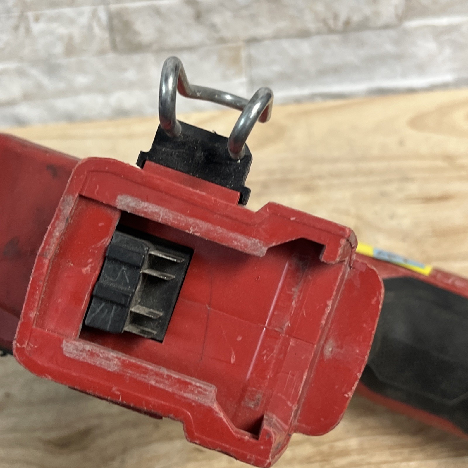 Milwauke 2746-20 M18 FUEL 18 Gauge Brad Nailer - FOR PARTS OR REPAIR