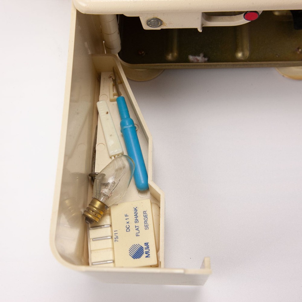 Vintage BabyLock 5260 Serger Sewing Machine