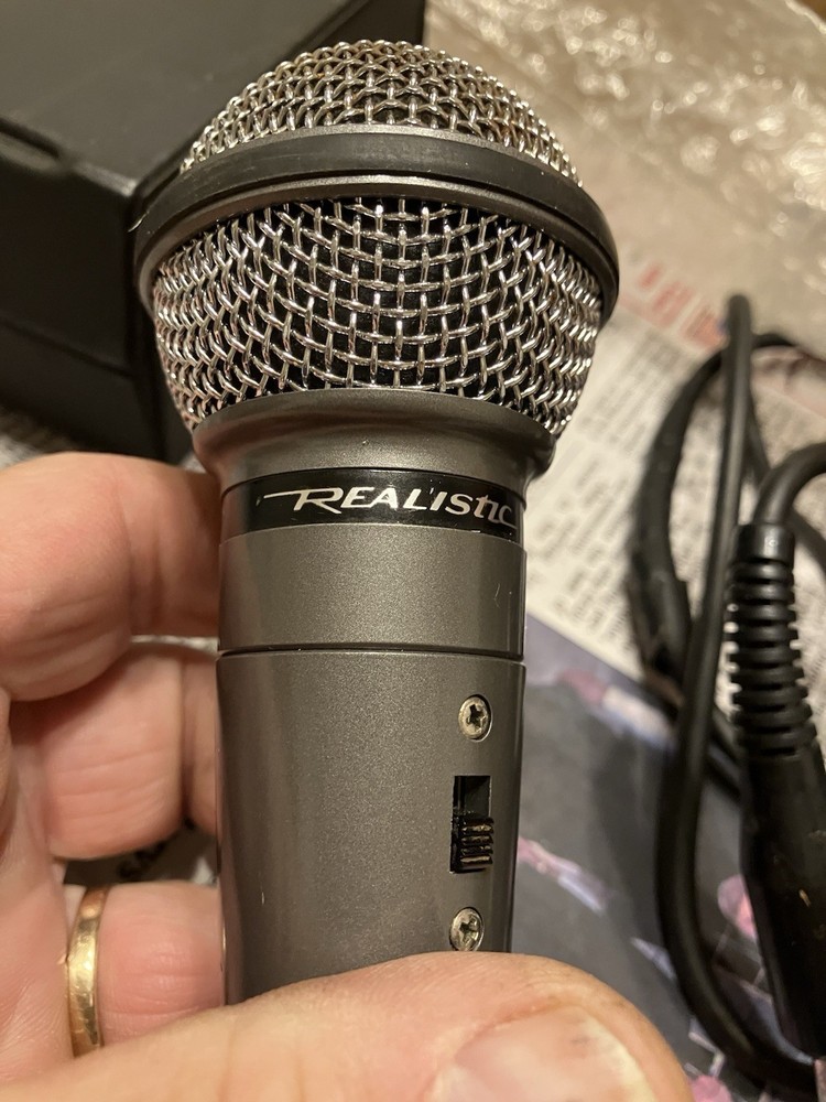 Realistic Highball Dynamic Microphone Unidirectional 33-984A with Cable and Case