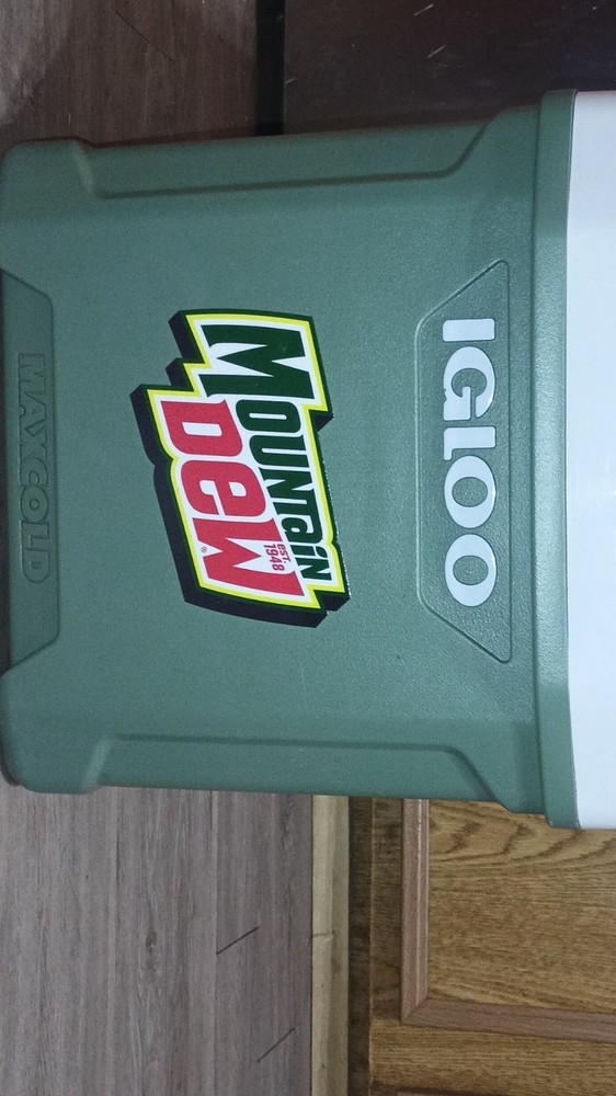 Igloo Maxcold Rolling Drink Cooler Mountain Dew Green with Cup Holders