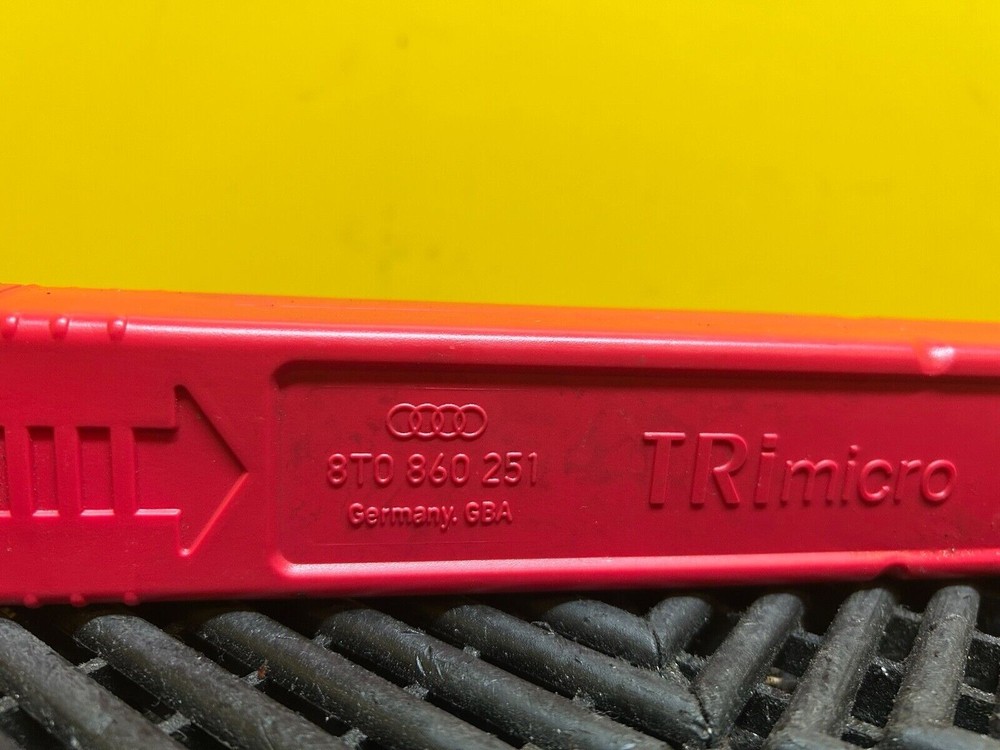 AUDI A4 B8 A5 HAZARD WARNING EMERGENCY BREAKDOWN TRIANGLE 8T0860251