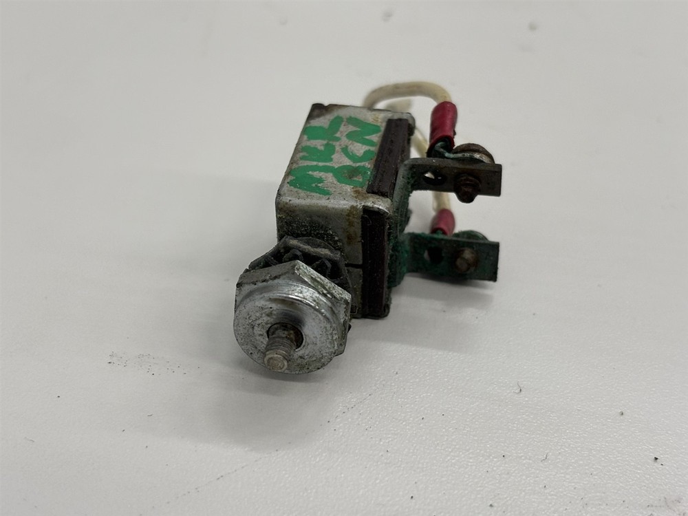 1960 Cessna 210 A 2 Prong marker Beacon Control push pull Switch 0713026-4