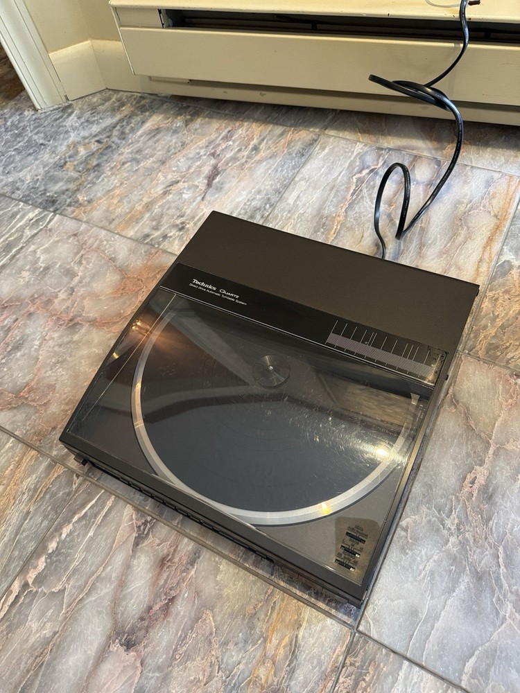 Technics SL-J33 Quartz Direct Drive Automatic Turntable - Tested Working Well
