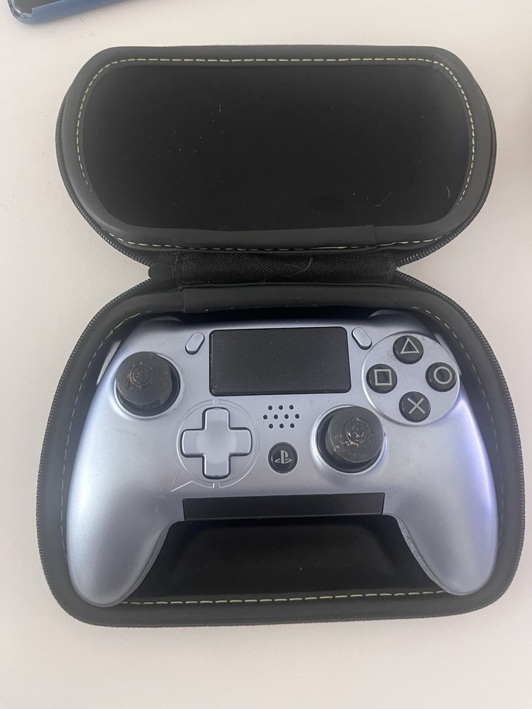 SCUF Vantage Bluetooth Controller Bundle w/ Case, Thumbsticks, Buttons