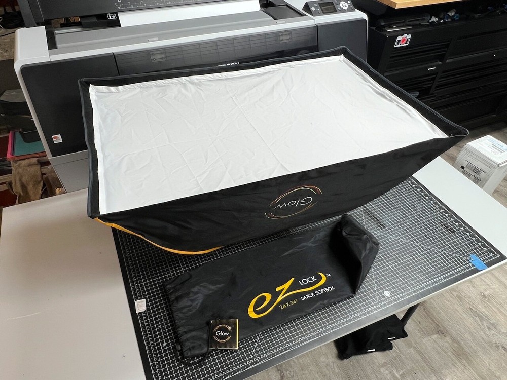 Glow EZ Lock 24 x 36" Softbox - Bowens Mount