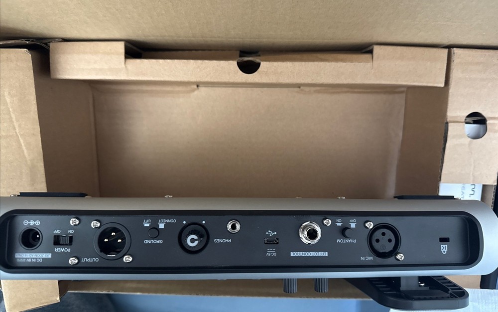 ZOOM V6-SP Vocal Processor ( The Version Without The Microphone) Used Great