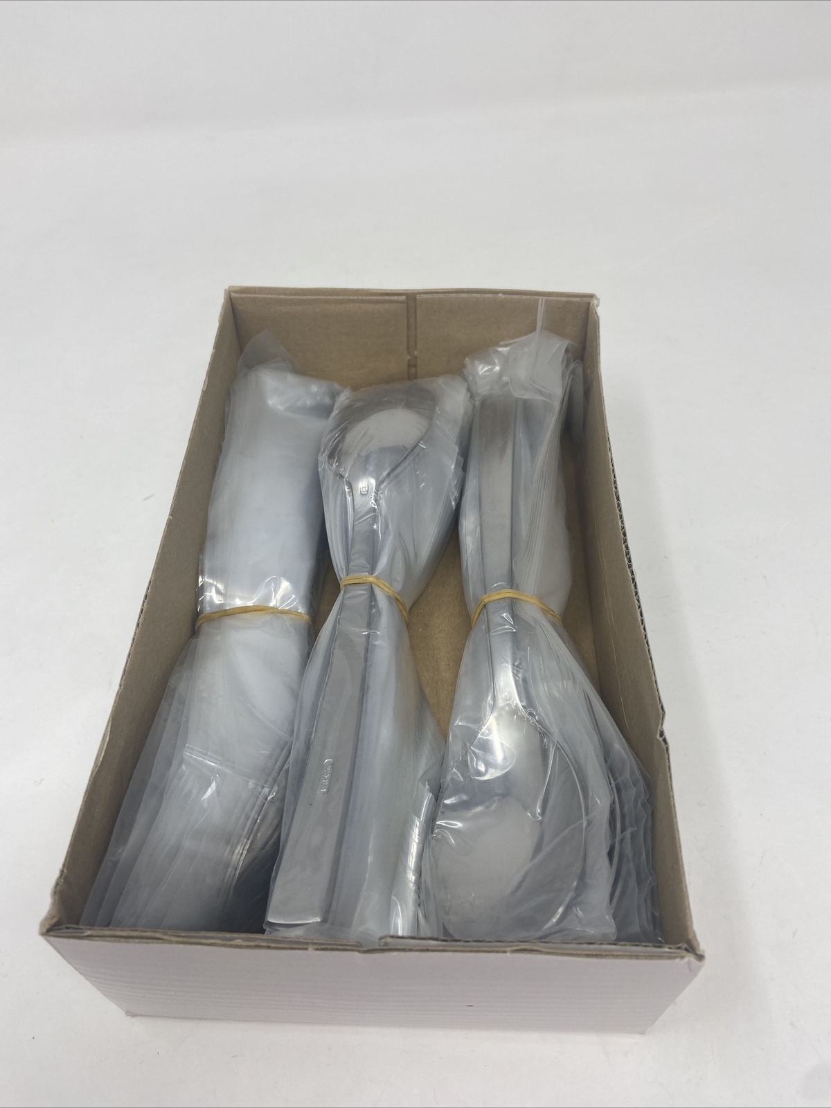 World Tableware 962 002 Oceanside 7-1/4" Dessert Spoon Spoons Box Of 3 Dozen New
