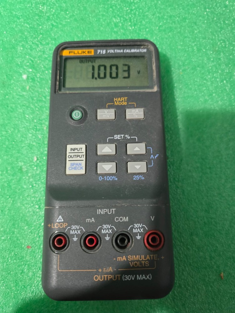 Fluke 715 VOLT/mA Milliamp Process Calibrator Meter