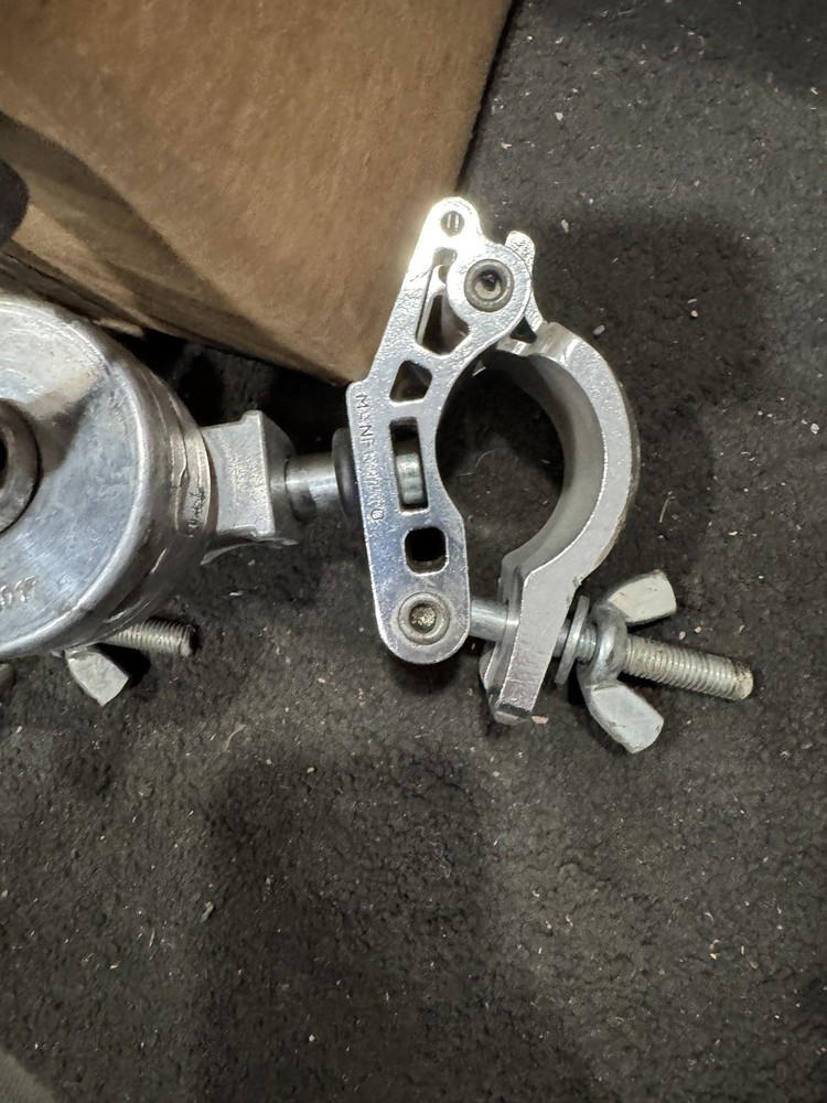 Avenger D200 Grip Head