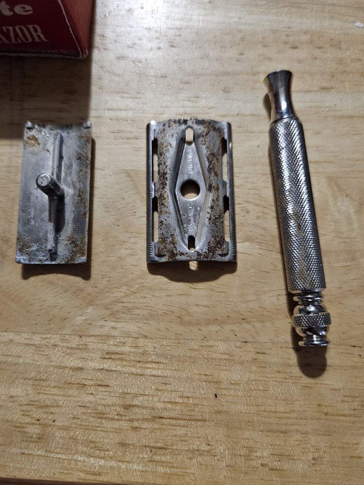 Gilette Tech Safety Razor Vintage With Box