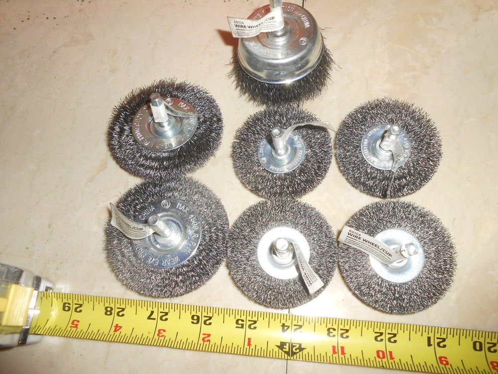 7 wheel & cup brushes. Various sizes.