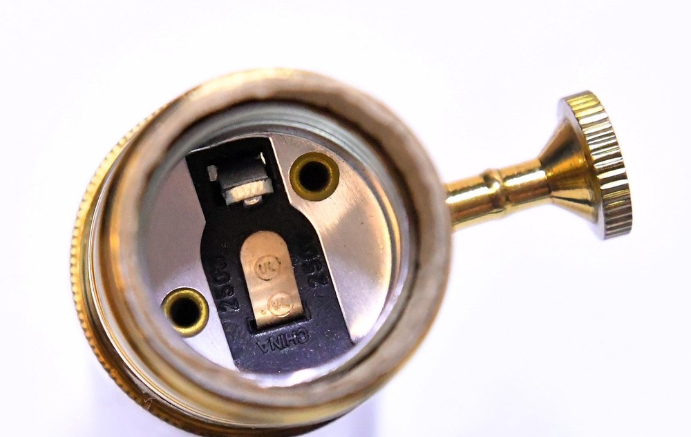 EXCELSIOR POLISHED BRASS TURN SWITCH LIGHT SOCKET