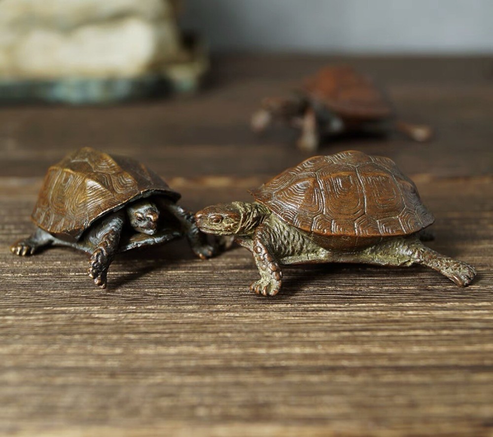 Netsuke Bronze Turtle, Signed, Head & Tail can Move. extreme Detailed.