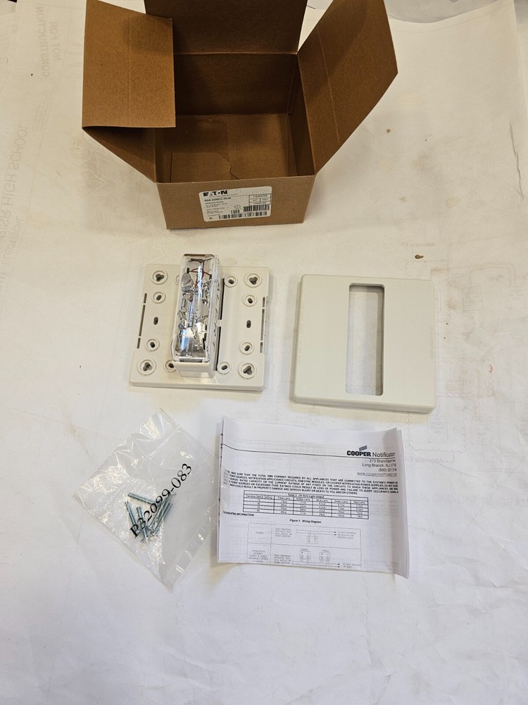 Eaton / Cooper RSS-24MCC-ALW Wheelock Strobe Ceiling Mount, WHITE - NEW