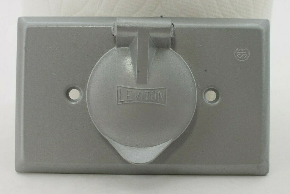 Leviton 4925-2 Single Receptacle Plate