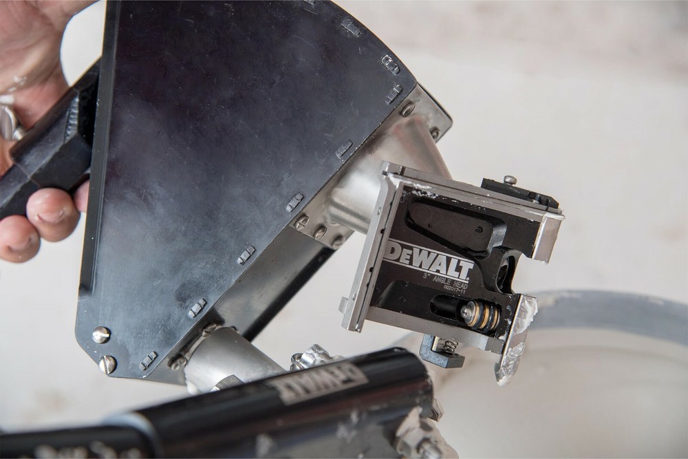 DEWALT Drywall 7" Corner Compound Applicator | DXTT-2-701R