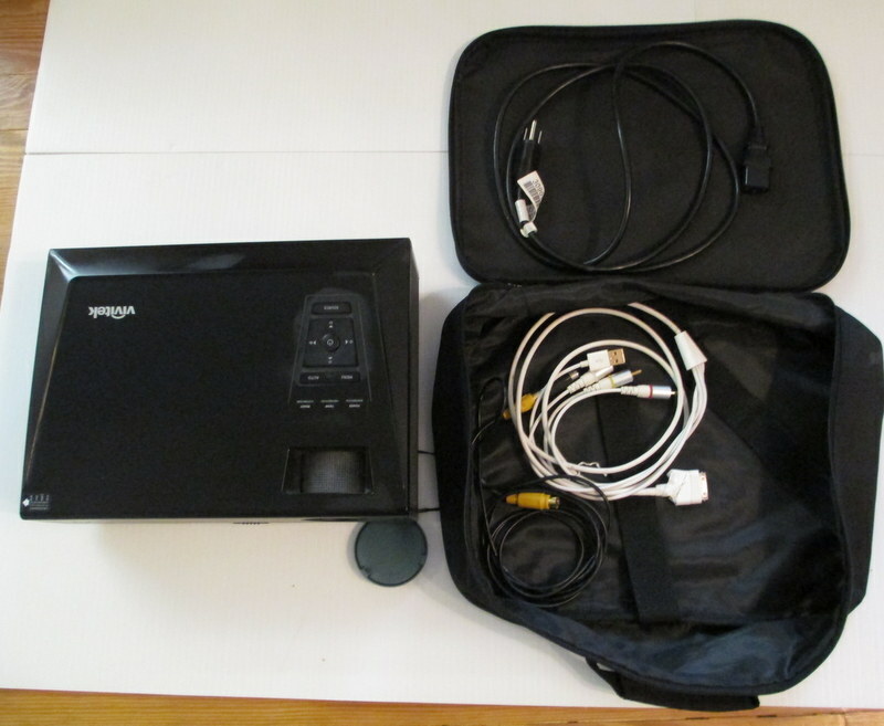 Vivitek d825ms svga lcd projector with soft case Texas Instruments