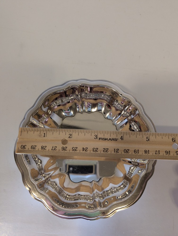 Vintage Oneida Silver Scalloped Bowl